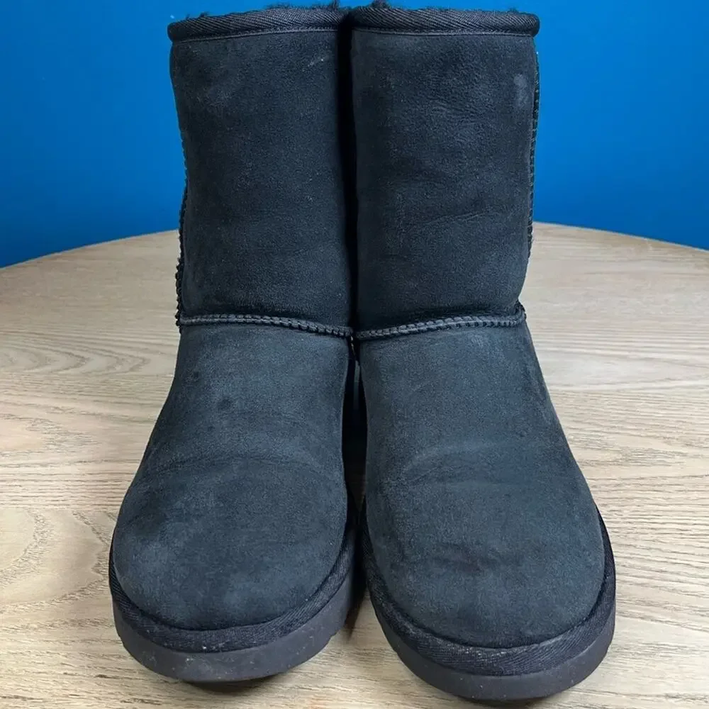UGG Classic Short II Black Suede Shearling Boots Women’s Size 7